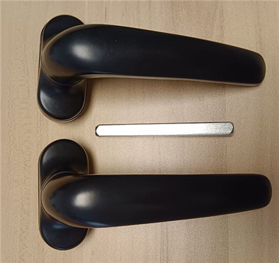 Ручке за прозоре обојене спрејом